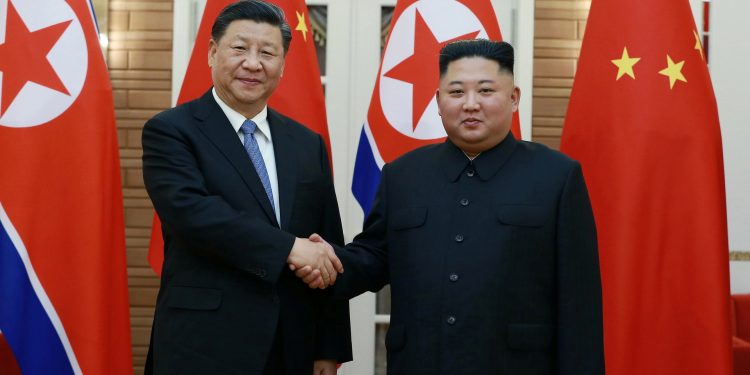 COREA DEL NORTE. Xi Jinping saluda la «construcción socialista de la RPDC gracias a la autosuficiencia, la unidad y el trabajo duro»