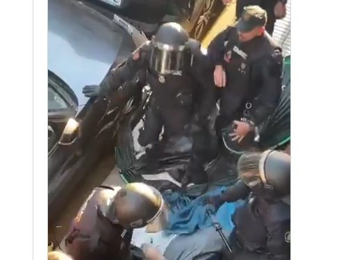 Observen el video de valientes Policías Nacionales en el deshaucio de una señora de 87 años