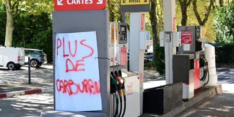 FRANCIA. Ecos de las guerras: la escasez de combustible está ganando terreno