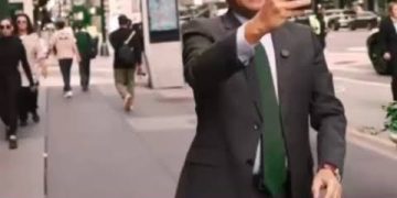 Si creían haberlo visto todo sobre el ridículo de los ministros, estaban equivocados. Albares ganó en el último minuto