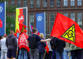 ALEMANIA: Volkswagen se prepara para despedir a unos 60 mil trabajadores en 5 años