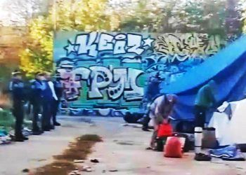 El Ayuntamiento de Iruñea (EH Bildu) desalojó del frontón Aranzadi a 30 personas sin hogar