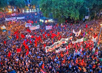 Masiva movilización en Barcelona por el derecho a la vivienda y contra la especulación