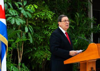 CUBA denuncia, con pruebas, cómo EE.UU. amenaza con aranceles y sanciones a los países que voten contra su bloqueo