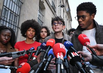 FRANCIA. La lucha en la calle hace que el gobierno tenga que empezar a ceder