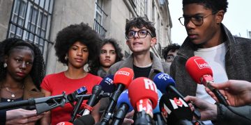 FRANCIA. La lucha en la calle hace que el gobierno tenga que empezar a ceder