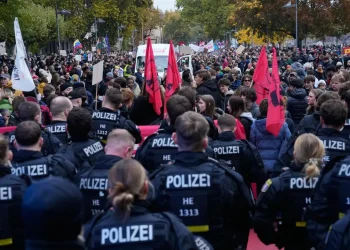 ALEMANIA. «Es hora de resistir» dicen manifestantes: la policía reprimió algunas de las protestas este sábado