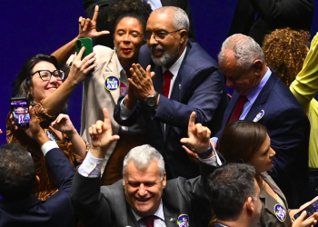 BRASIL. A diez días de la segunda vuelta el Congreso aprobó por amplia mayoría semana laboral de 40 horas