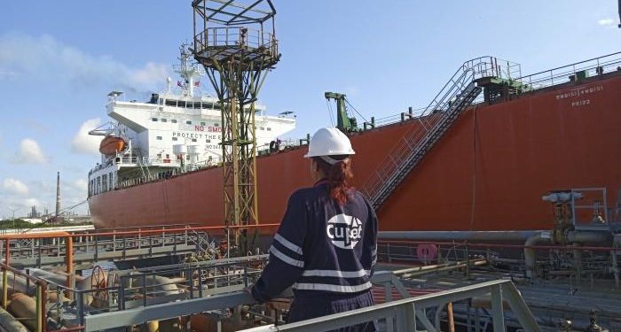 CUBA abre industria de petroleo y gas a inversores extranjeros y empresarios privados locales