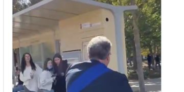 De cómo un diputado francés descubre a varios policías infiltrados en la movilización de los estudiantes (Video)
