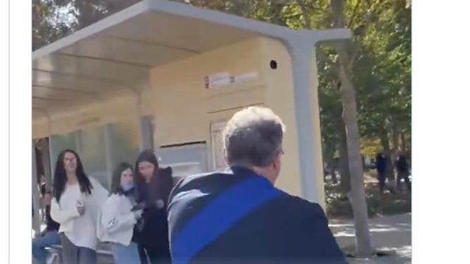 De cómo un diputado francés descubre a varios policías infiltrados en la movilización de los estudiantes (Video)