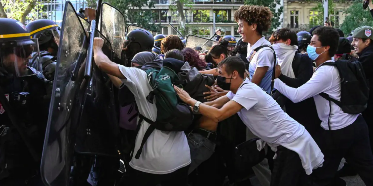 FRANCIA. Martes 13 para Macron: estudiantes mantienen protestas y llaman a sumarse a jornada contra la carestía