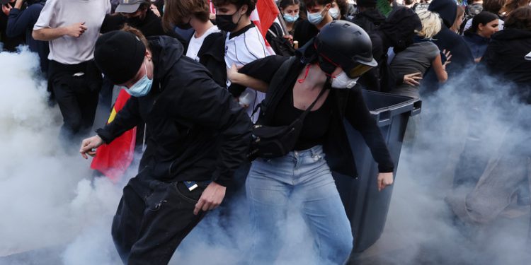 FRANCIA. Cientos de miles en las calles en jornada donde aumentaron las detenciones y heridos por la Policía