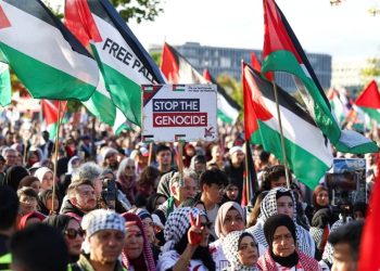 PALESTINA en el alma: decenas de miles de personas se manifiestan en Londres, Berlín, Roma, Varsovia … contra el genocidio
