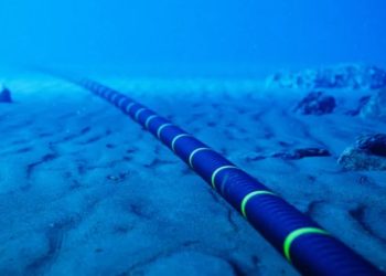 IRÁN advierte que si es atacado los cables submarinos de comunicación y las bases secretas serán su objetivo