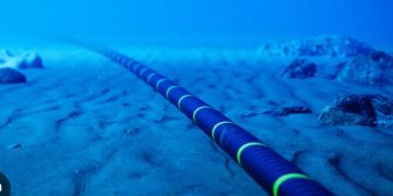 IRÁN advierte que si es atacado los cables submarinos de comunicación y las bases secretas serán su objetivo