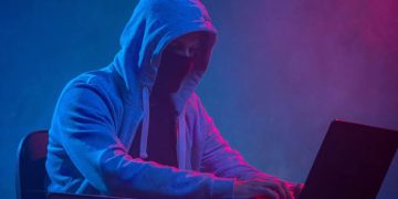 Son vulnerables: piratas informáticos revelan la identidad de 40.000 agentes de la ICE