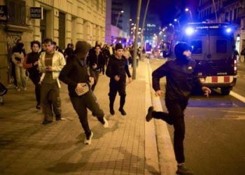 Instituciones varias (policías, ayuntamiento, Generalitat…) investigan sin descanso quién está detrás de «Institutos indignados»