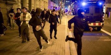 Instituciones varias (policías, ayuntamiento, Generalitat…) investigan sin descanso quién está detras de «Institutos indignados»