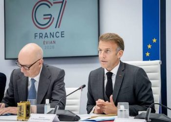 UNION EUROPEA. Mientras apalea estudiantes, Macron acordó con el G7 liberar parte de reservas de diesel y crudo