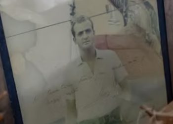 «Al Excelentísimo Franco, con mucho cariño y mucho respeto. Juan Carlos, 1970», firmado: Juan Carlos de Borbón
