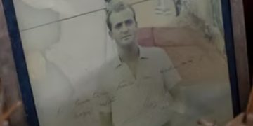 «Al Excelentísimo Franco, con mucho cariño y mucho respeto. Juan Carlos, 1970», firmado: Juan Carlos de Borbón