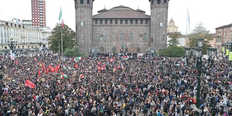 ITALIA. La represión no consigue disuadir una masiva movilización contra el coste de la vida