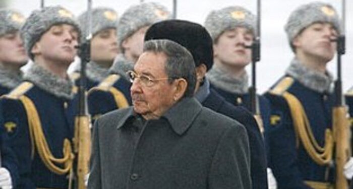 RUSIA ratifica solidaridad inquebrantable con Cuba tras orden de arresto a Raúl Castro