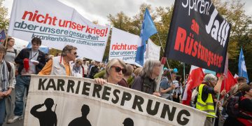 ALEMANIA. Miles de personas contra la implicación de su país en la guerra, mientras Merz viajaba a Ucrania a dar armas