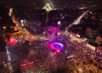 SERBIA. Lista de Estudiantes: movimiento «sin líderes» logró triunfo histórico tras 14 años de gobierno nacionalista