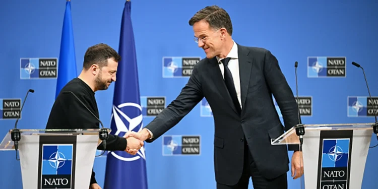 BÉLGICA. No me dejen a pie: en reunión con secretario de OTAN Zelenski pide que Europa no deje de darle armamento a Ucrania